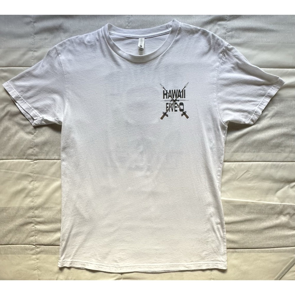 Hawaii Five-O Locations T shirt Cast & Crew Gift White Graphic Size Medium